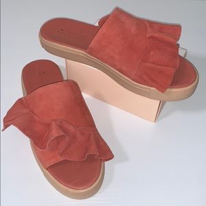 MERCEDES CASTILLO Hadlie Ruffle Slide
